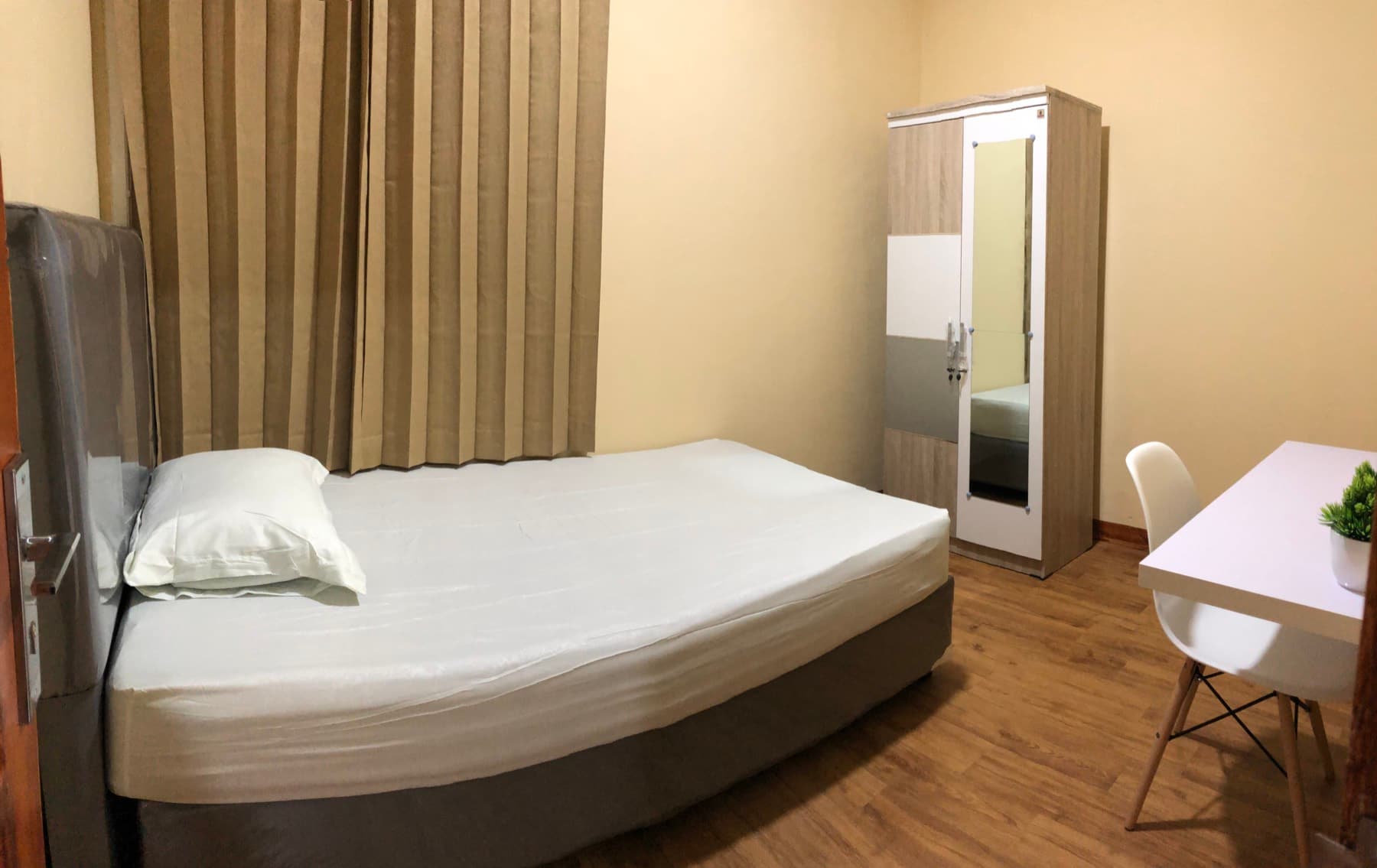 Kamar Tipe B — Double 120×200